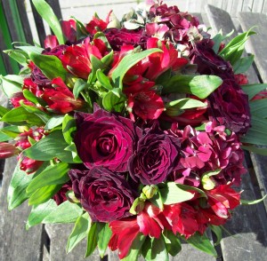 English hydrangea, Black Baccara rose and  Tornado alstromeria table centre